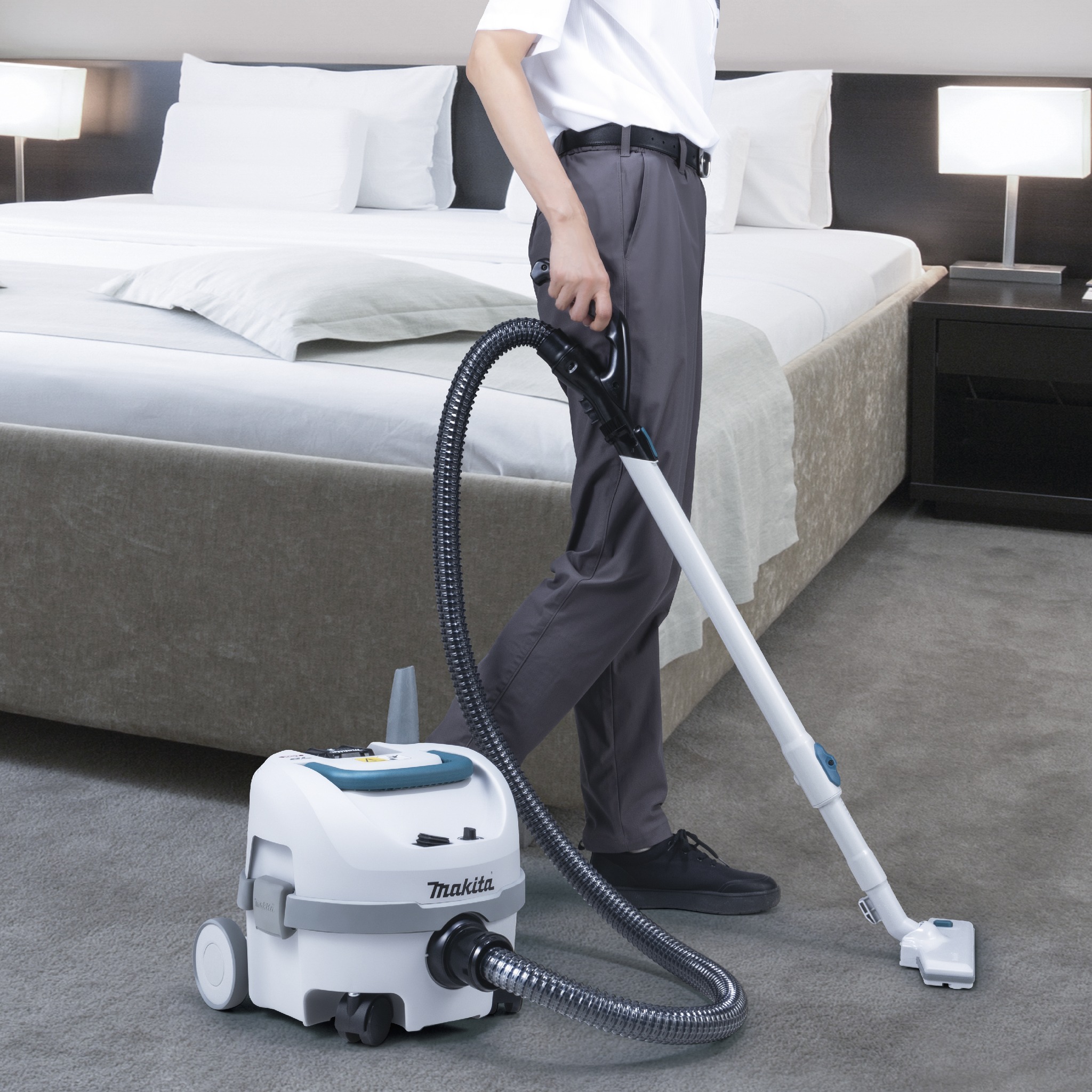 Makita 充電式生垣バリカン MUH304D マキタ園芸部 - 【充電式生垣バリカンMUH304Dシリーズのご紹介】 充電