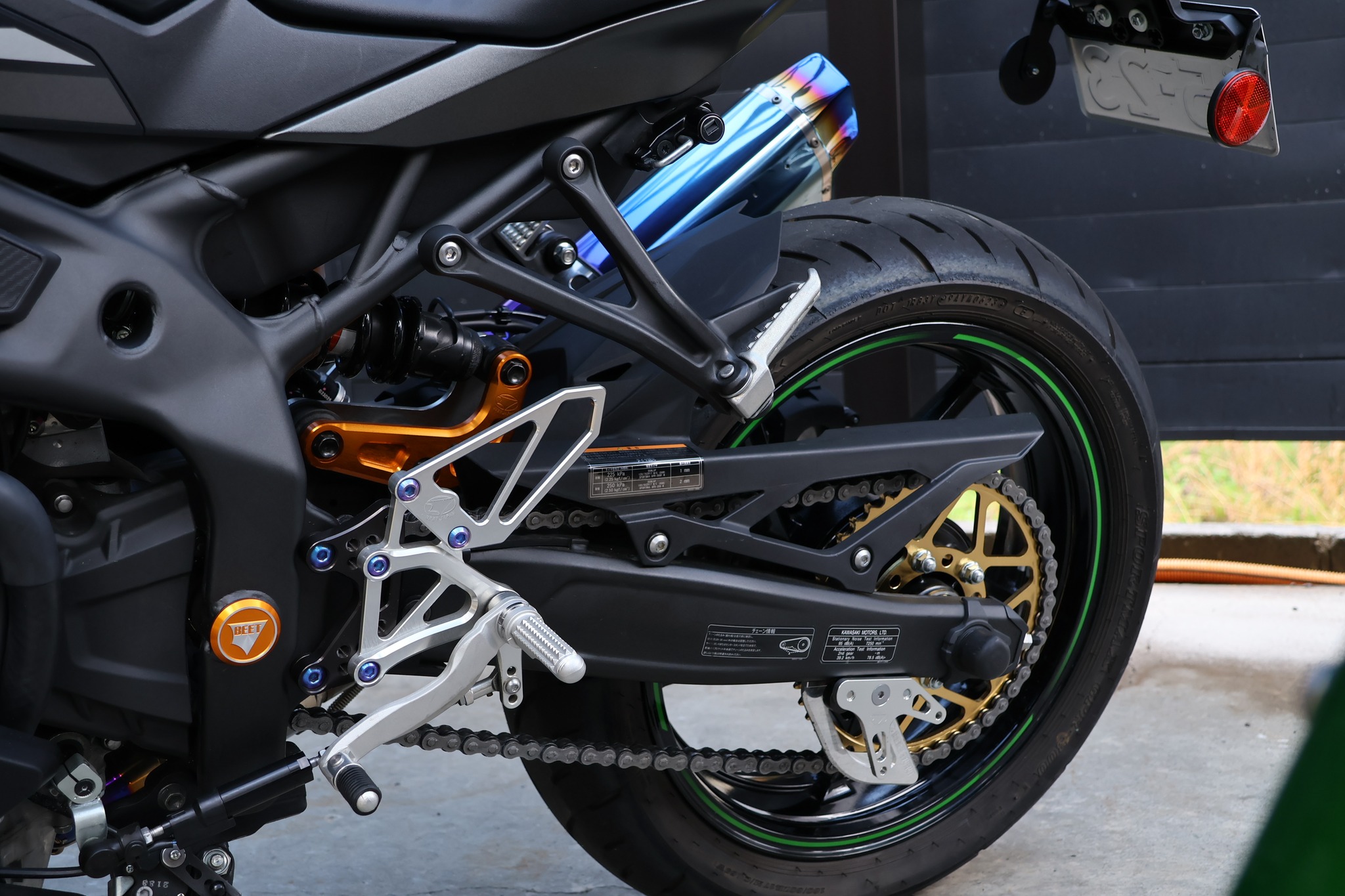 BEET JAPANさんのカスタム展示 】 ・Z900RS ・Ninja ZX-4R SE 定番