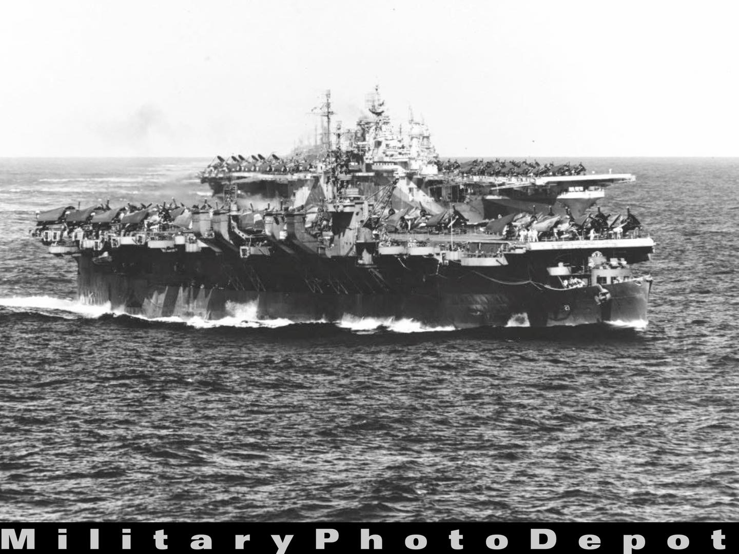 MilitaryPhotoDepot - Task Group 38.3 Makes a simultaneous turn to port ...