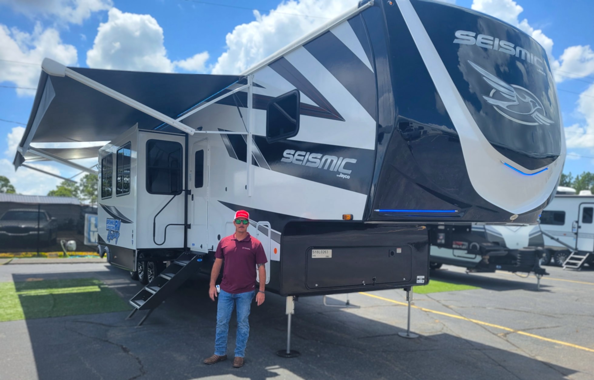🎊🥳Congratulations to the... - Brown's RV Superstore & Marine | Facebook