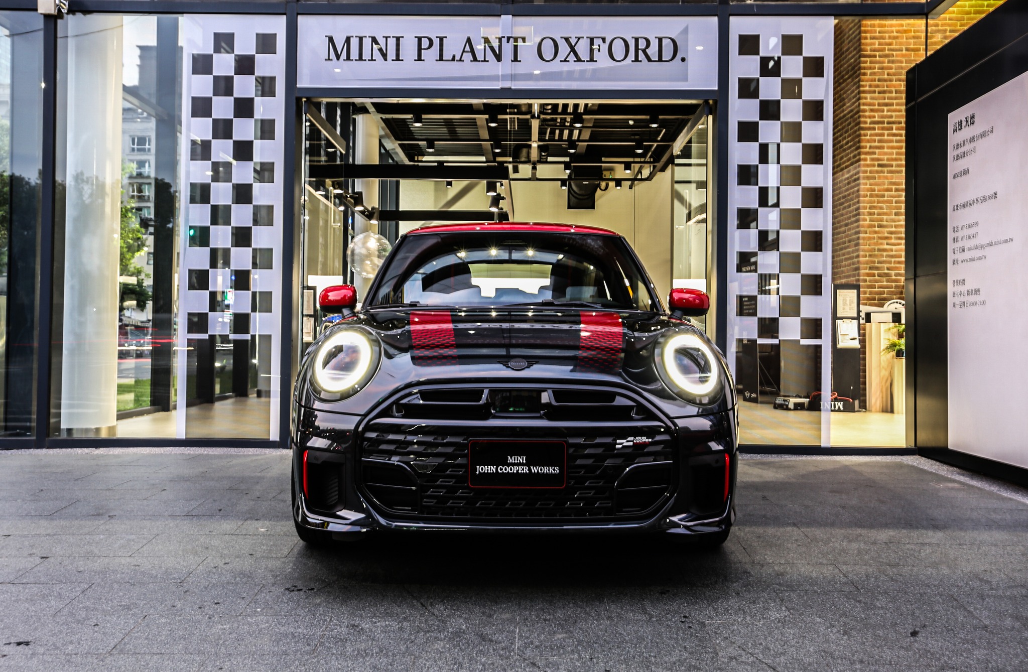 BMW 高雄汎德 - 【MINI賽道靈魂 全面燃動🔥】 MINI JOHN COOPER WORKS 強勢登場，... | Facebook