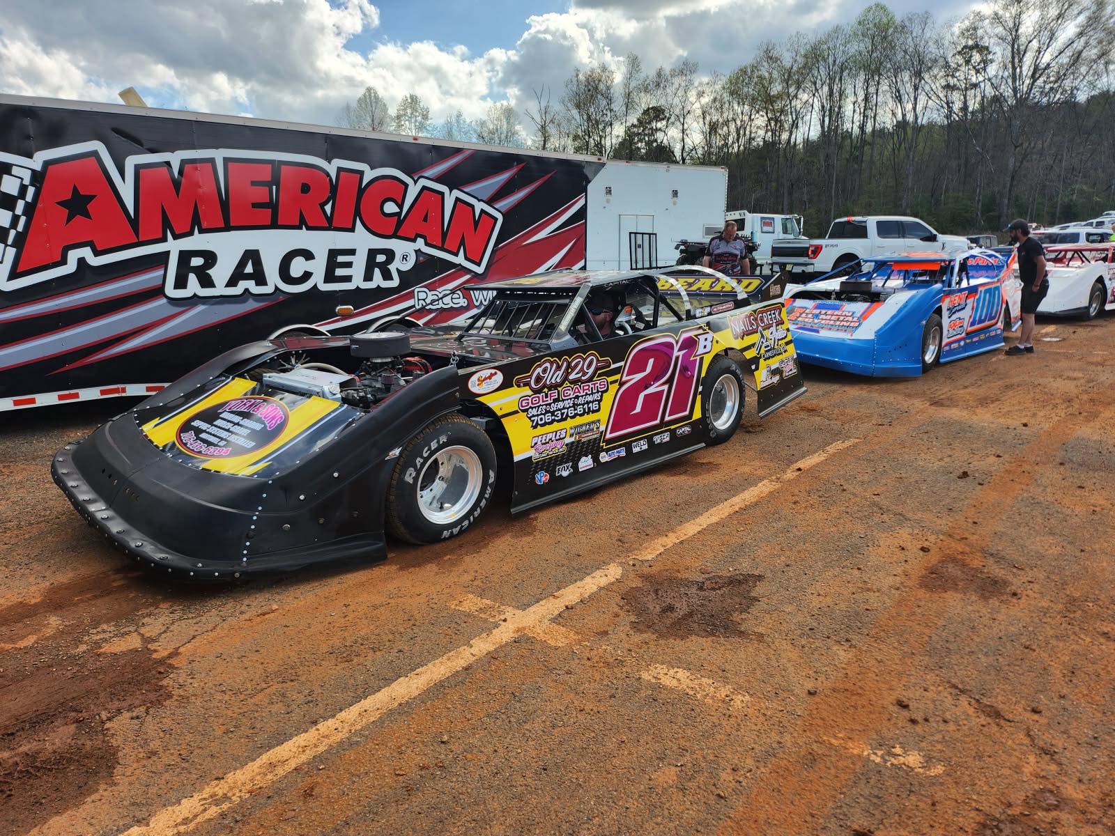 Red - Frankie Beard lays down the fastest overall lap during Knowles ...