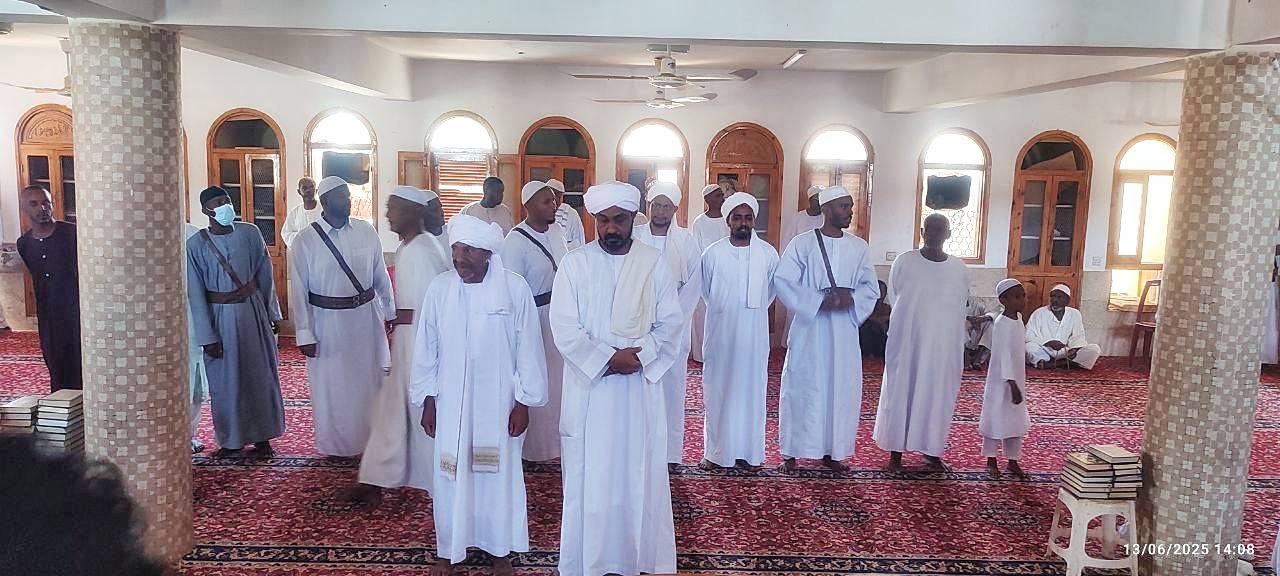 الطريقة السمانية الطيبية القريبية - قصيدة ( خَلِيلَيَّ عُوجَا ) التي ...