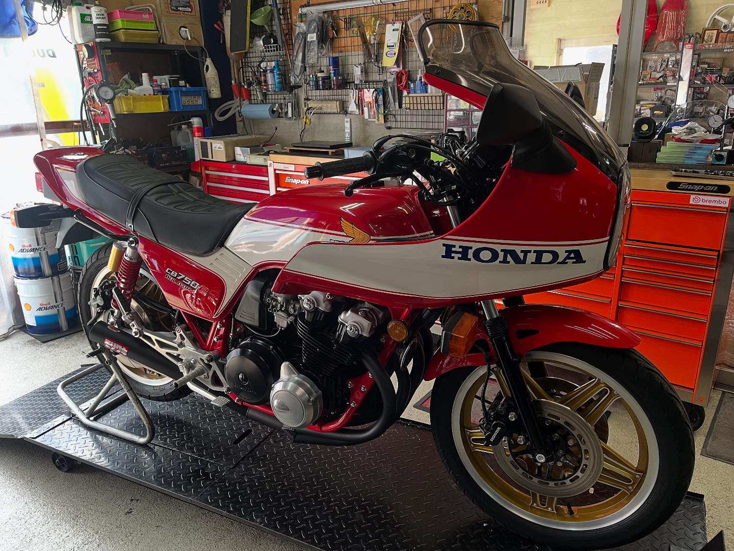 1981年式 HONDA CB750ボルドール2 1981年、第4回鈴鹿8耐でホンダRS1000 
