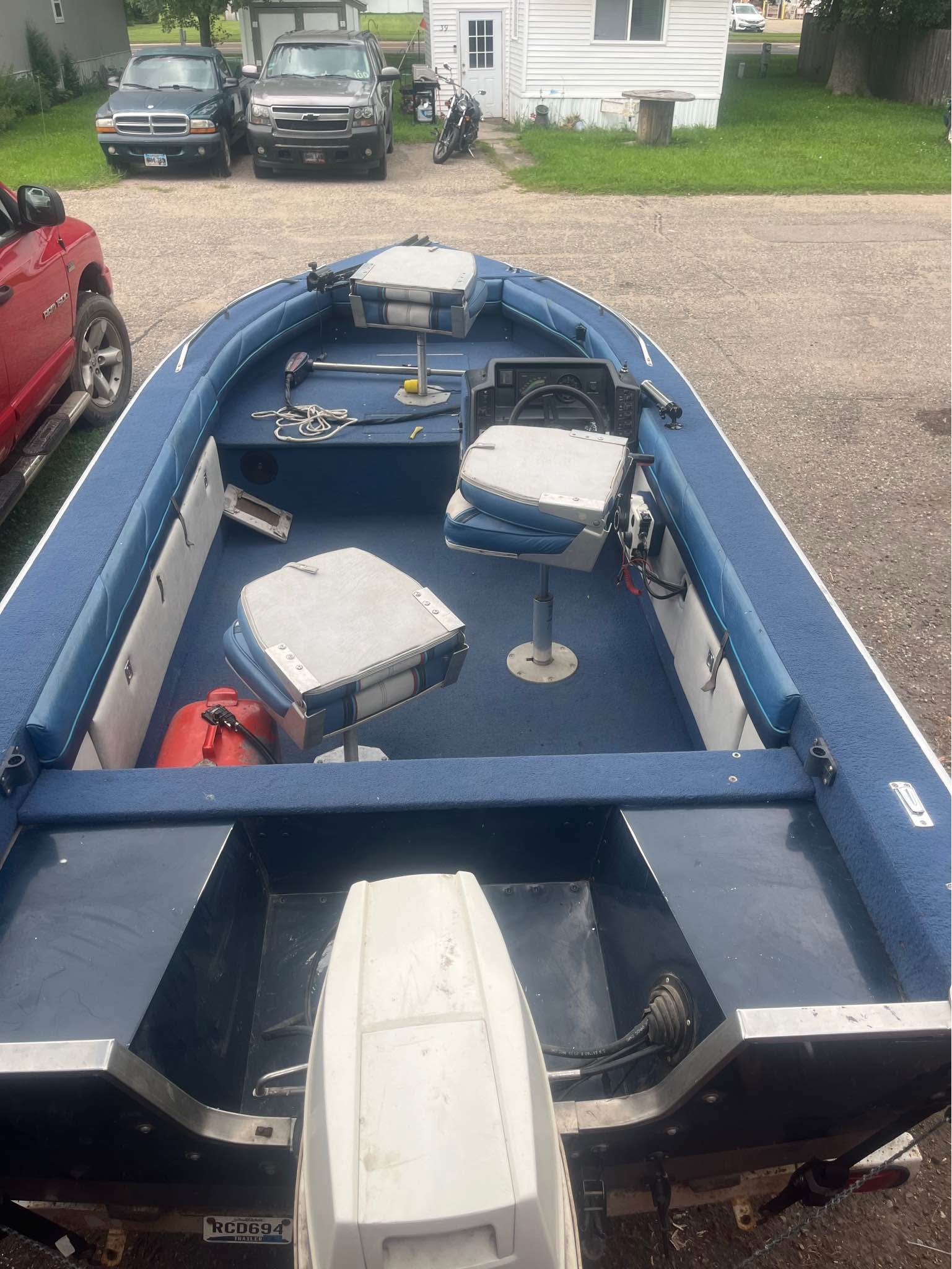 Selling a nice running bout with all you see in picture with title for ...