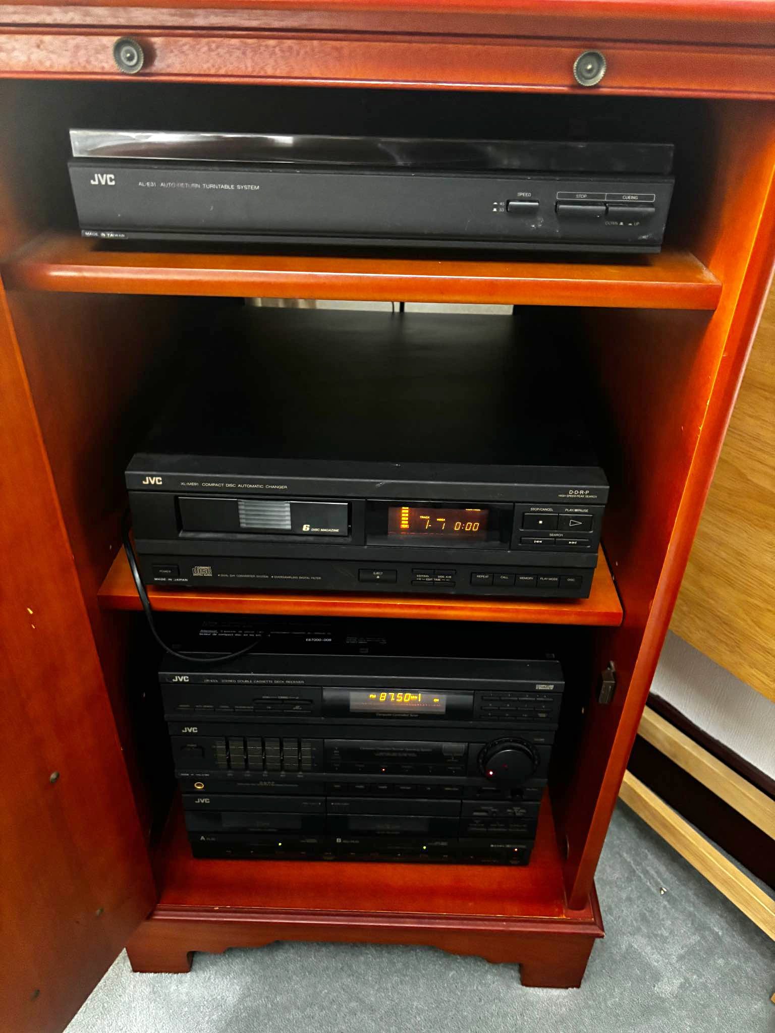 Stereo stacking system with cd changer, cabinet and speakers - Home ...