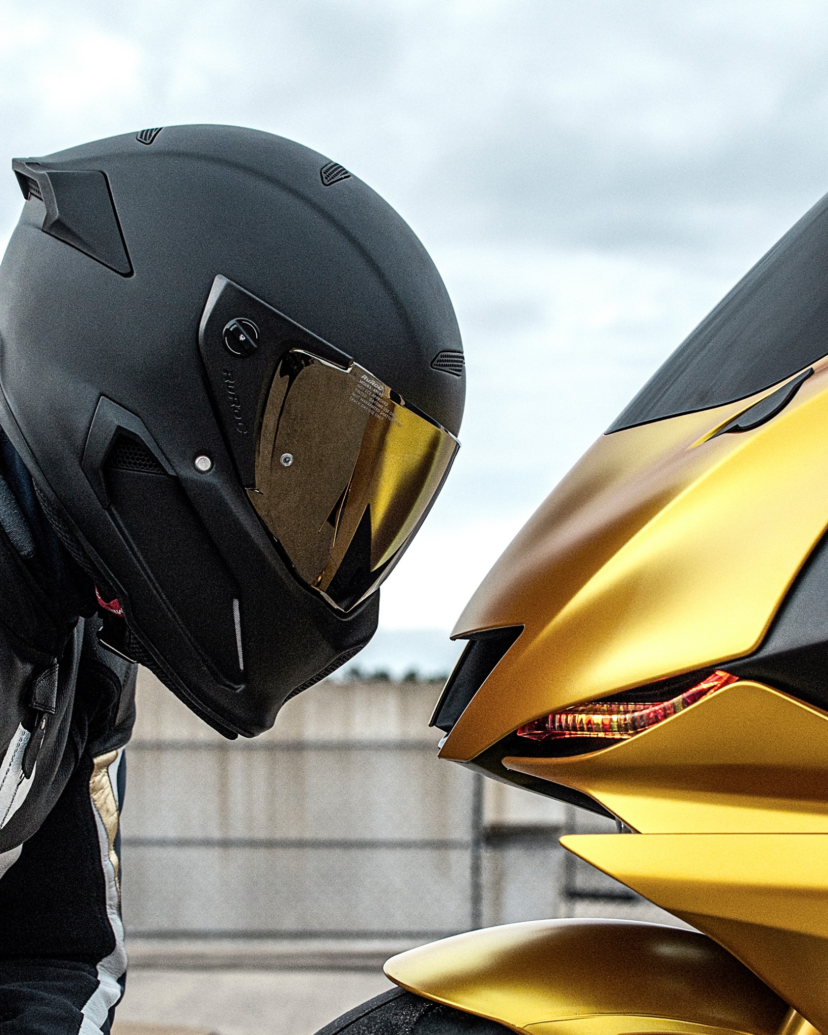 gold motorcycle helmet ILM Helmets for Adult Men Women Full Face DOT ECE Powersports Dual Visor Street Racing with Pinlock Cascos para Motos Model MF509 (Mythology Gold, L) : Automotive Fidlock Certifications Z1R, Z1R Warrant Helmet Sombrero