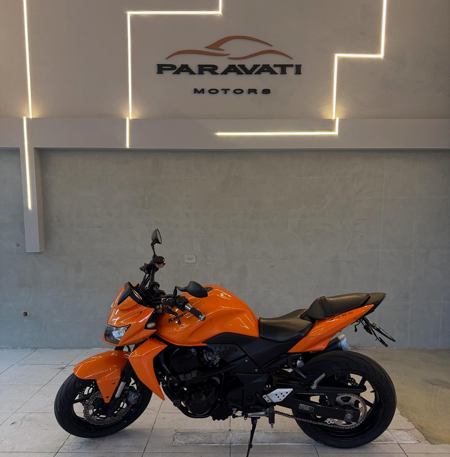ダニエル Kawasaki z750 2012 750cc 35.000 km R$ 35.990,00