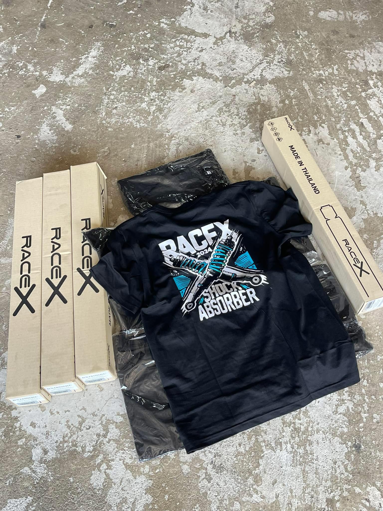 คนบ้ารถ - จัดไป โปรโช๊คอัพ RACE X จัด4ต้น หน้าหลัง แถมเสื้อ 1ตัว😊 รีบมา ...