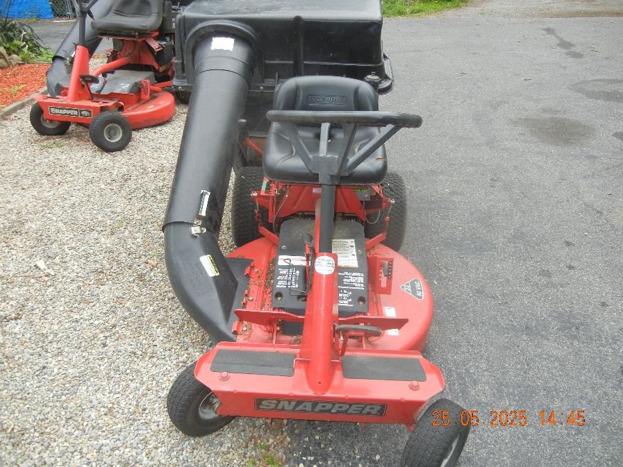 SNAPPER RIDER WITH DOUBLE BAGGER and other Snapper parts - Outdoor ...