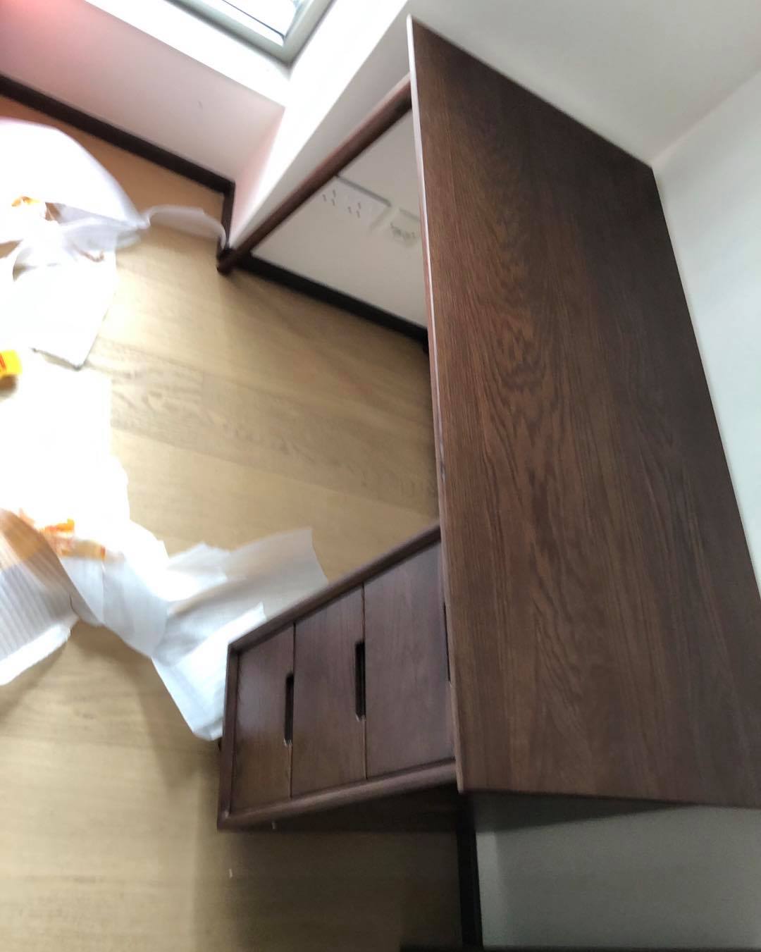 【白橡木胡桃木色書枱】 白橡木做胡桃木色都可以好有味道。... - IKAH Creation Furniture