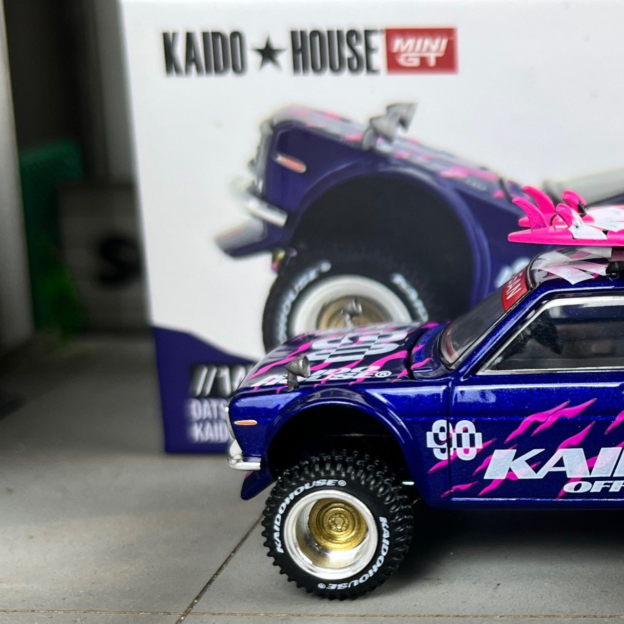 Modèle Réduit Kaido House Datsun 510 Racing V2 - 1:64, Noir Et Jaune - Neuf Sous Boîte