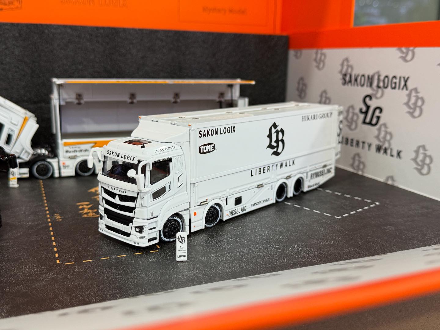 GCD 1:64 Mitsubishi LB-TRUCKS Fuso Super Great #lbwk