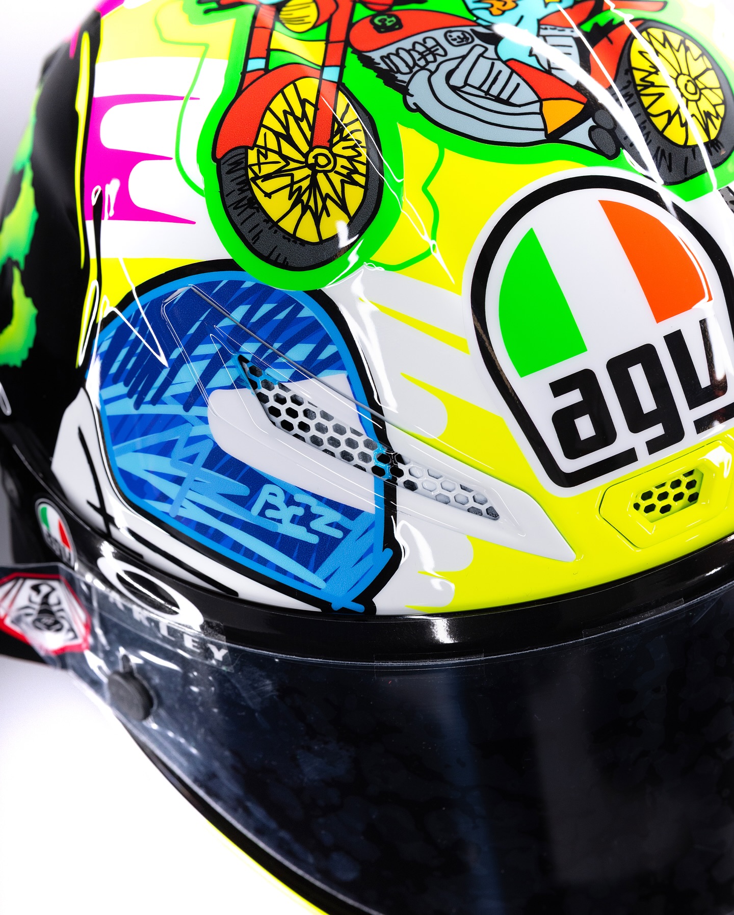 hjc 2010 snell rated helmets H10 SA2020 Auto Racing Helmet JP E-BIKE RENTALS Color:Hydrangea Floral/Midnight s3-size-xl The HJC i11 Helmet
