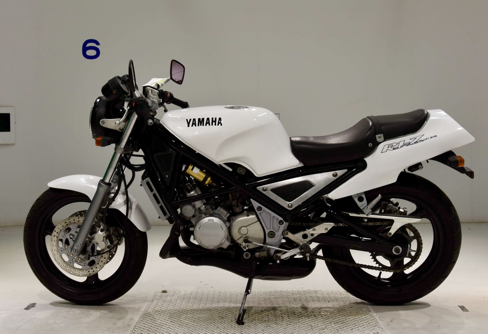 かに Yamaha R1-Z Two-Stroke Available from Moto2 Imports The R1-Z pairs