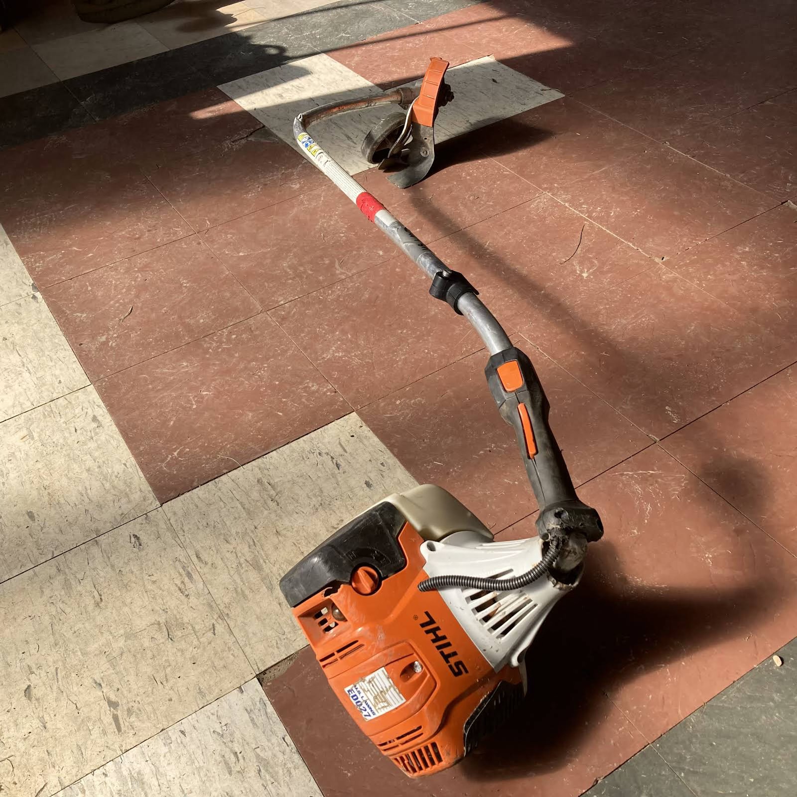 Chickanic - Have you seen the new Stihl curved shaft edger? 😳😂 | Facebook