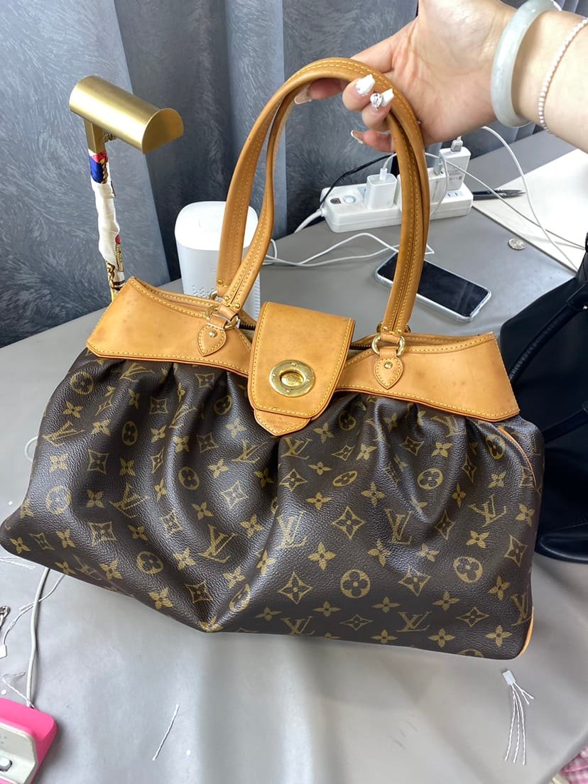 Louis vuitton Favorite MM Datecode:FL4174 Rank A Preloved bags