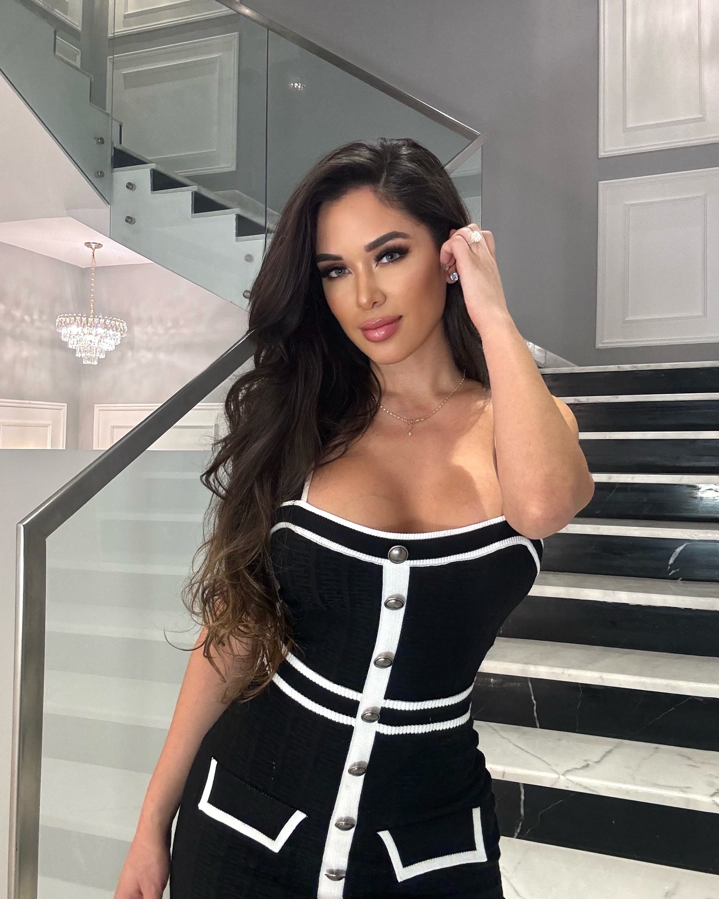 high street dress fashion nova review Tis the season 🌲❤️ @fashionnova #fashionnova #novababe 🔍 Sophia sweater midi gardenwedding