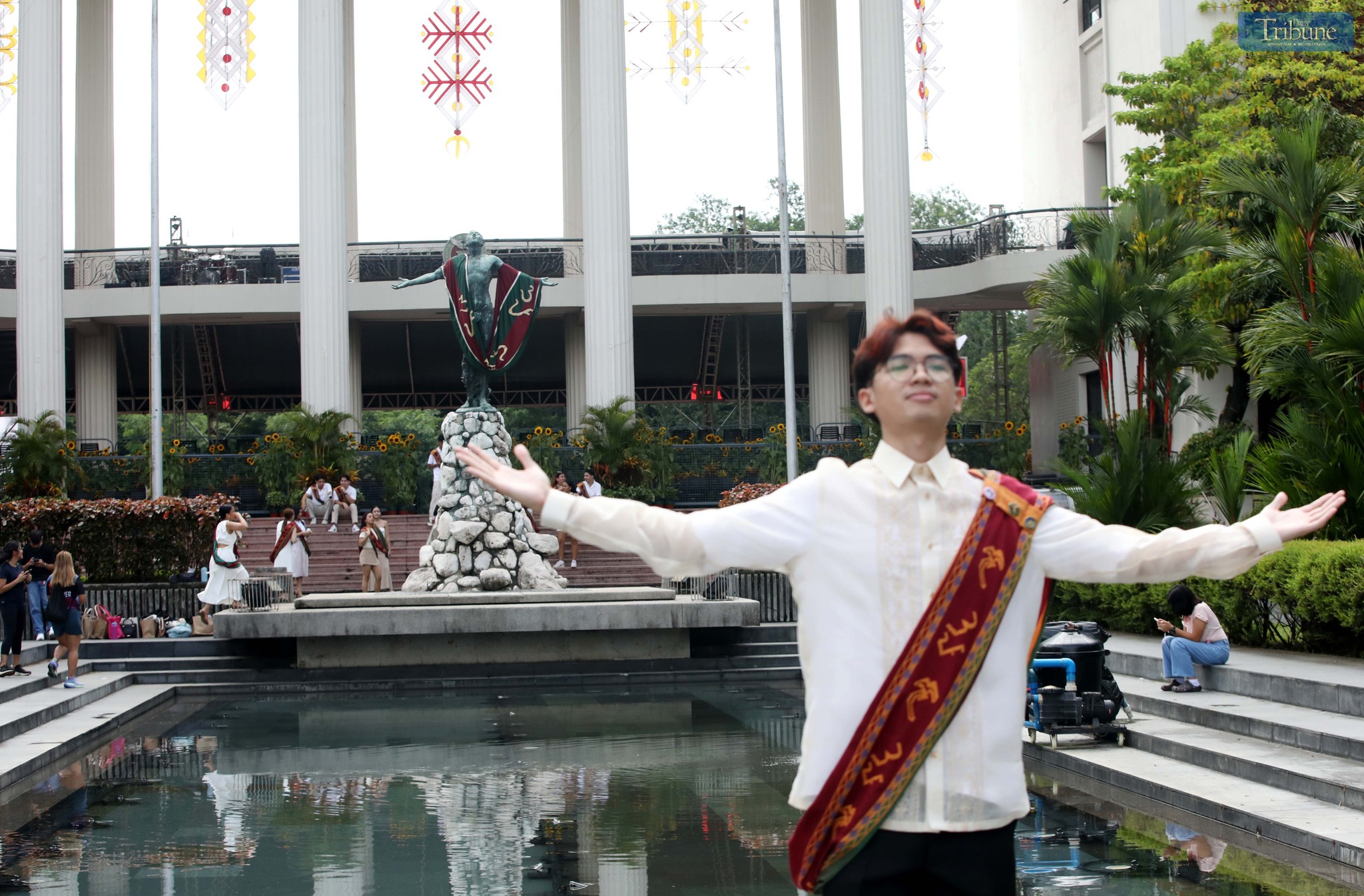 graduation dress up diliman Day April 1992 : ) The Sablay was introduced in 1990 as an alternative academic costume for U.P. graduation, but only a handful chose that option during our graduation in the couture bridal gown