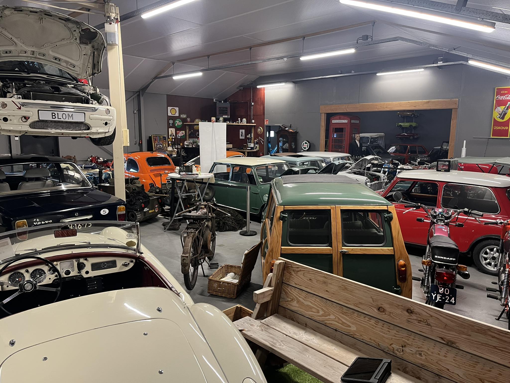 Austin... - Austin Morris Riley Wolseley Register Nederland