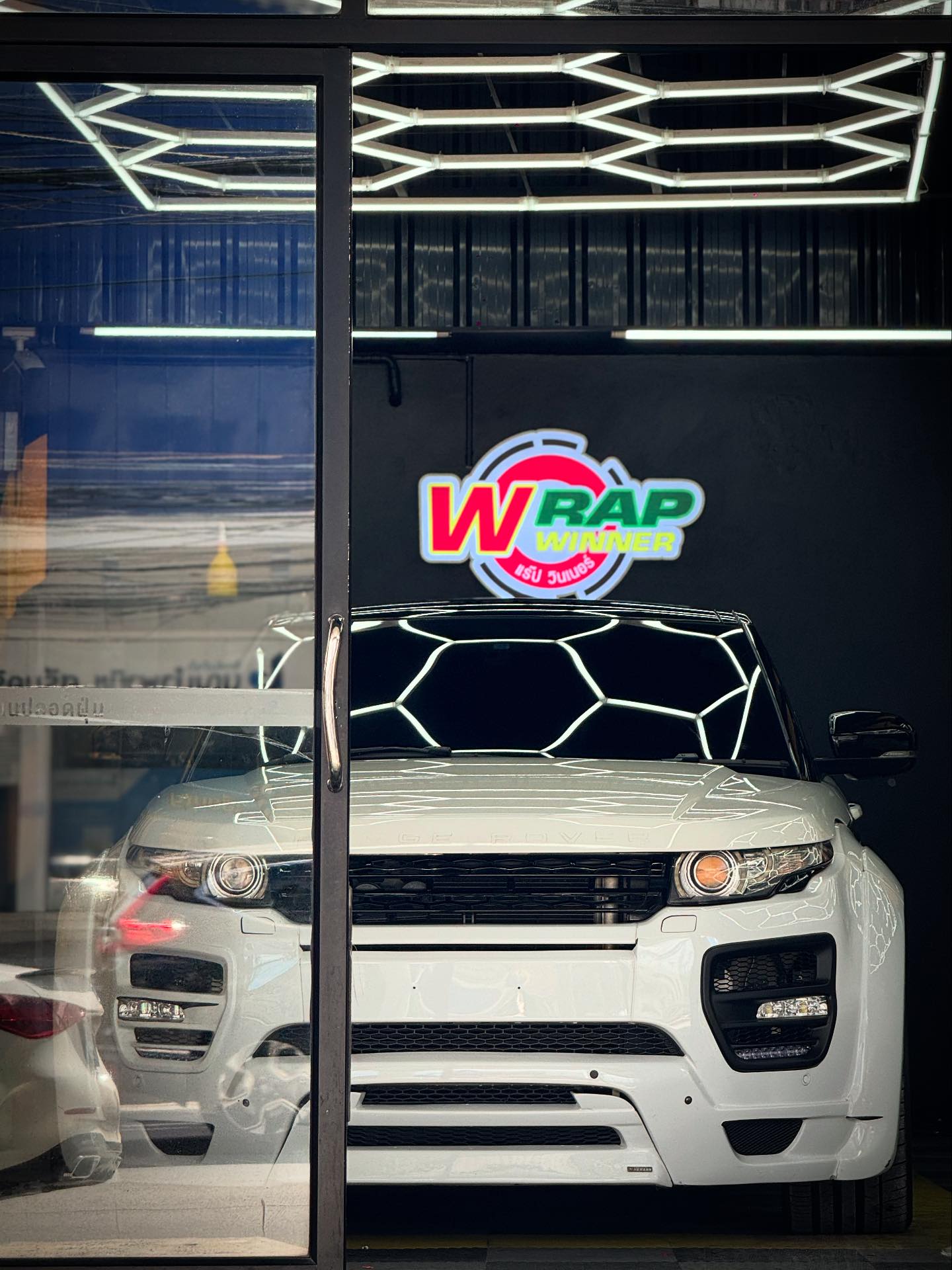 Wrap - Land Rover #Evoque มาเตรียมสภาพผิวด้วยการขัดเคลือบสีน้ำยา #3M ...