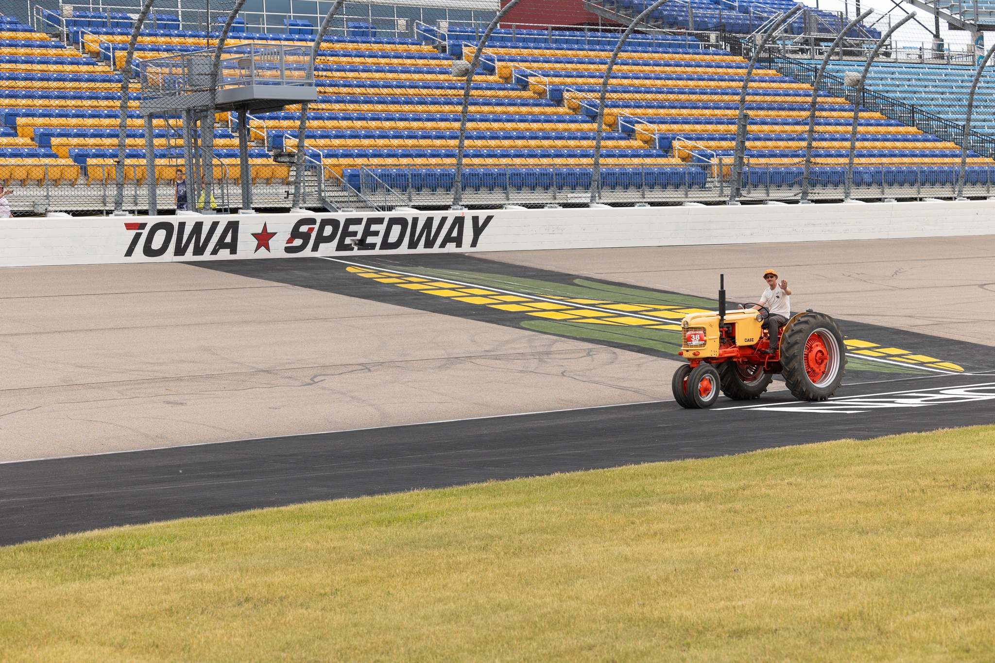 WHO Great Iowa Tractor Ride | Des Moines IA