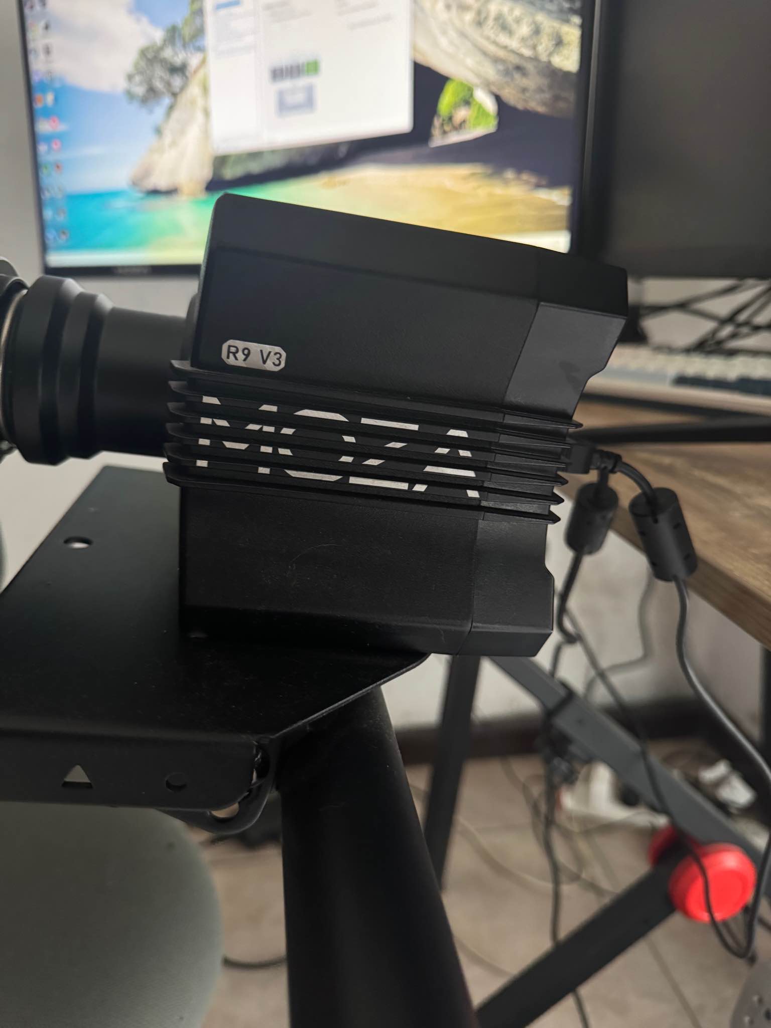 Simulador: Moza R9 v3, pedalera Thrustmaster T-LCM Loadcell, volante ...