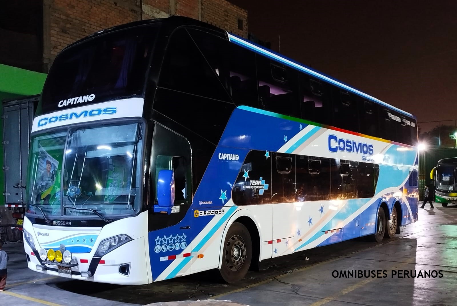 Ómnibuses - Empresa: Cosmos Bus (Capitano) Chasis: Scania K 410B 6x2 ...