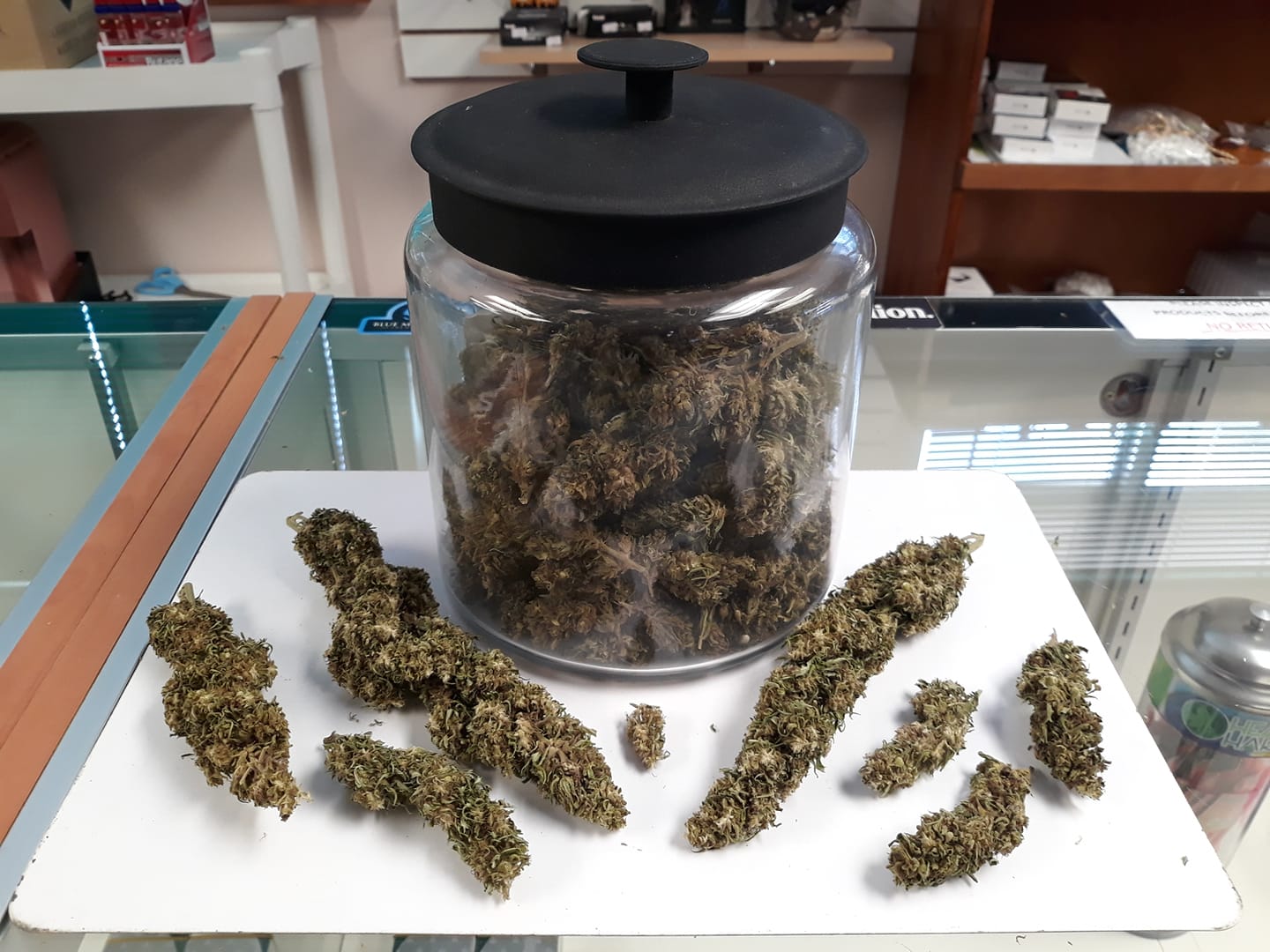 Roll-n-Go Smoke Shop
