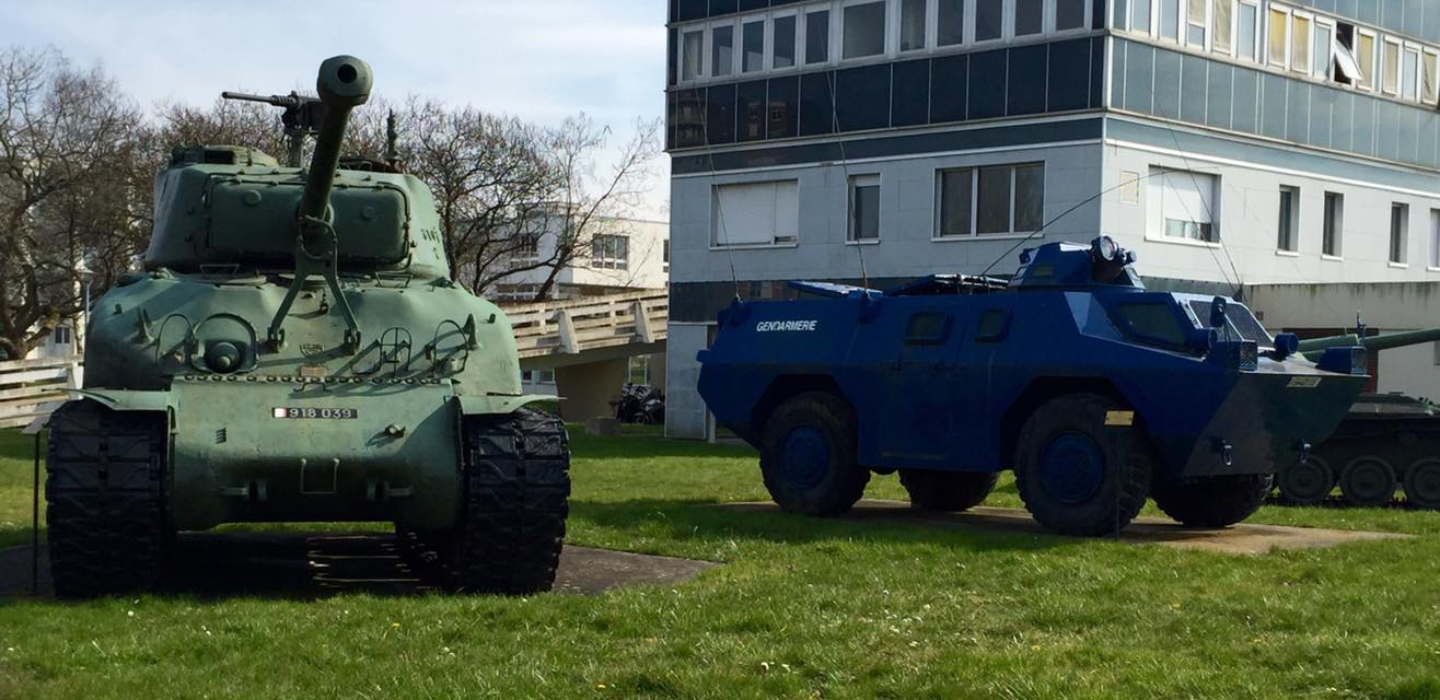 Adresse Groupement Blindé De La Gendarmerie Mobile à Versailles Satory