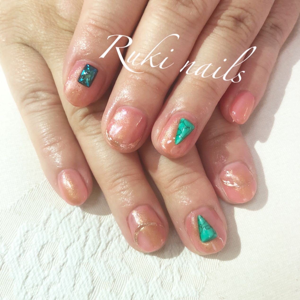 Ruki Nails オレンジ ゴールド オーロラパウダーとゴールドパウダーを混ぜてオリジナルのキラキラ感に Nails Nail Naildesign Gel Gelnails Sapporo Hokkaido Nailsalon Sinsapporo 江別 札幌 北海道 北広島 厚別区 新札幌 厚別区ネイルサロン 新札幌ネイルサロン