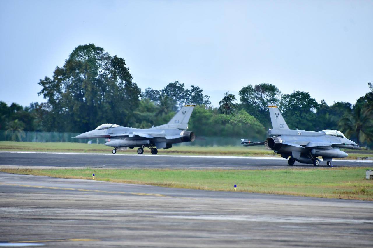 The Republic - Our F-16 fighter aircraft in Kuantan Air Base in ...