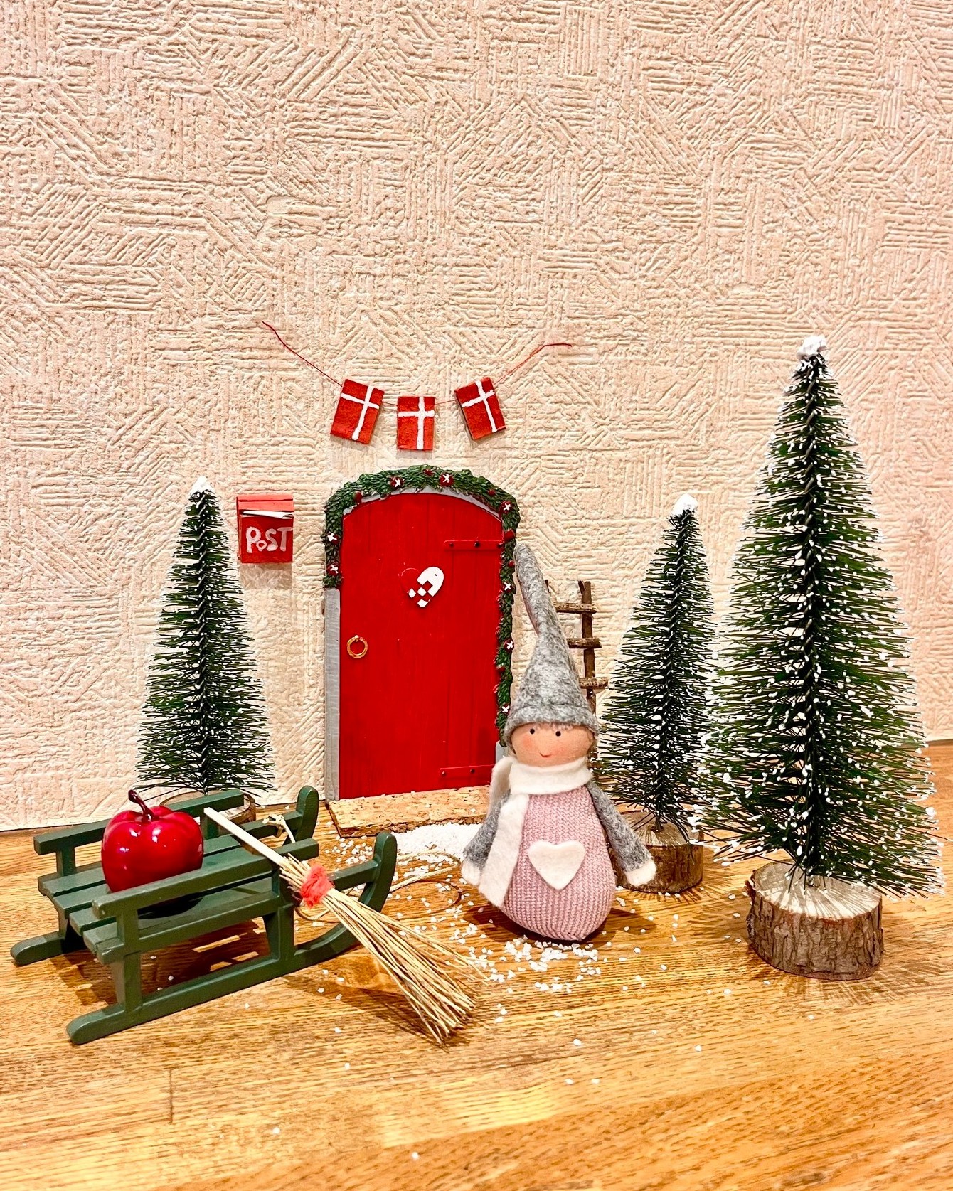 ニッセ　ふなばしアンデルセン公園　置物 クリスマス ニッセは小さいドアに住んでいます🚪 今年もアンデルセン公園の