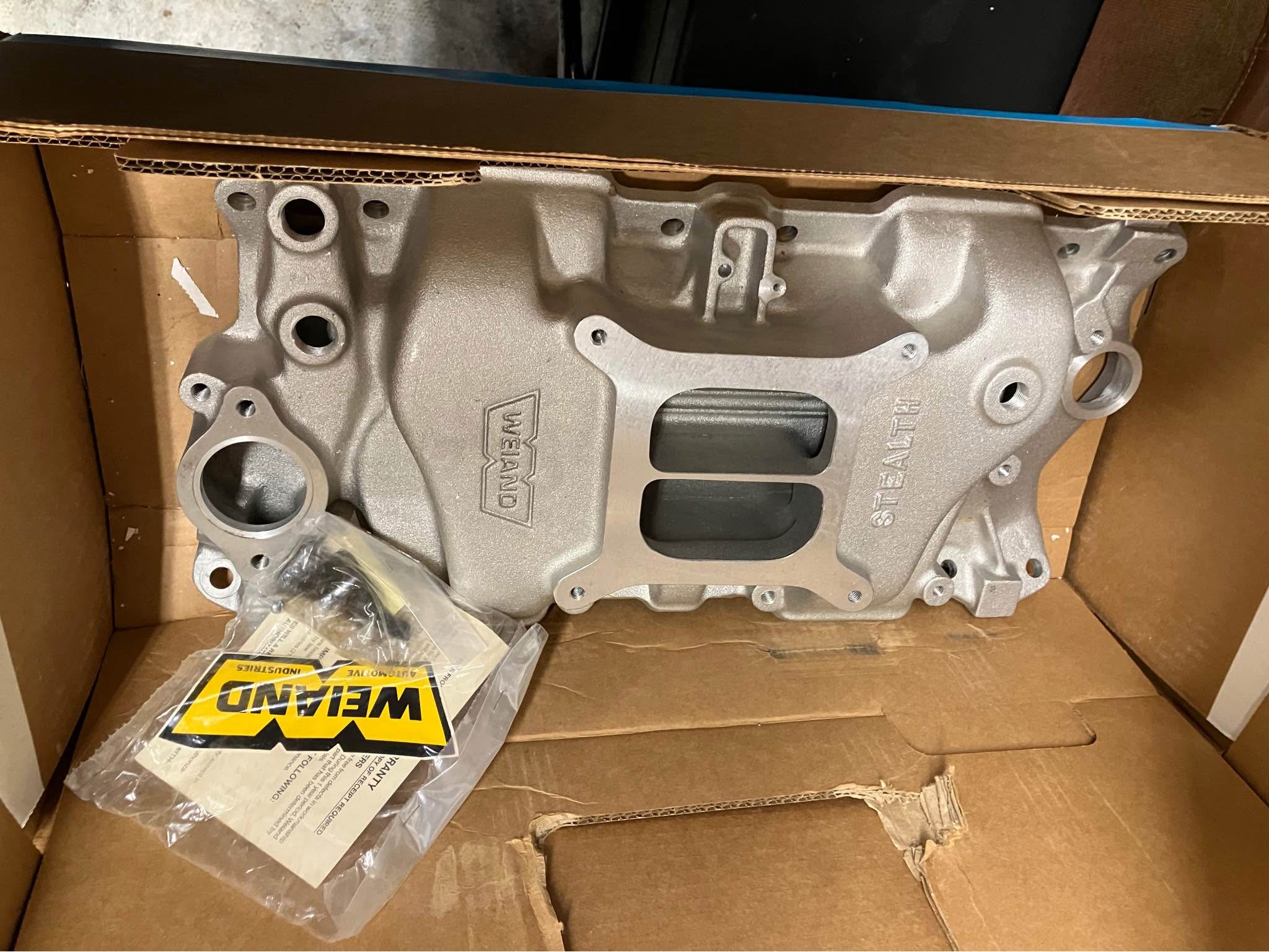 Weiand 8016 Stealth Intake manifold 5.7 - Car Engines & Engine Parts ...