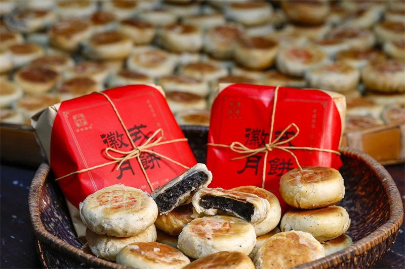 China Q&A - Have you ever tasted Chinese #mooncakes? 💡... | Facebook