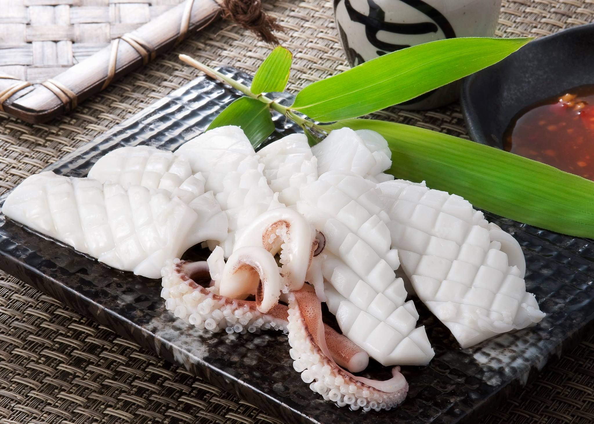 泰新鮮 - #還在煩惱年菜該準備甚麼嗎 #看過比沾版還大的透抽嗎...