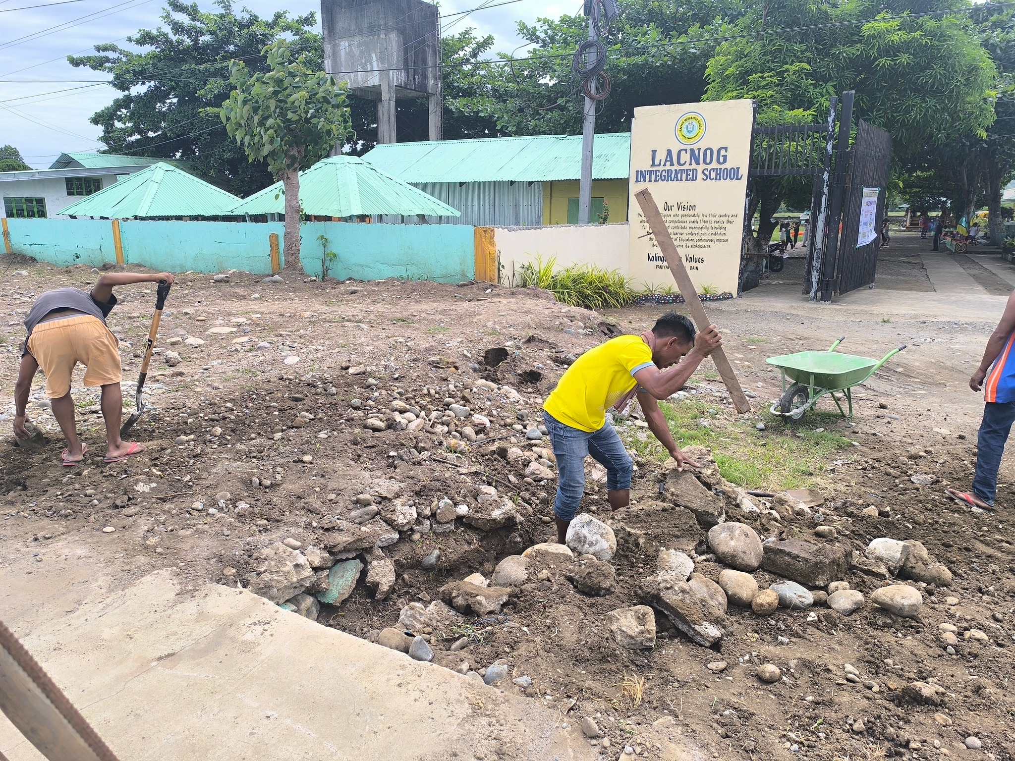 DepEd Tayo Lacnog... - DepEd Tayo Lacnog Integrated School