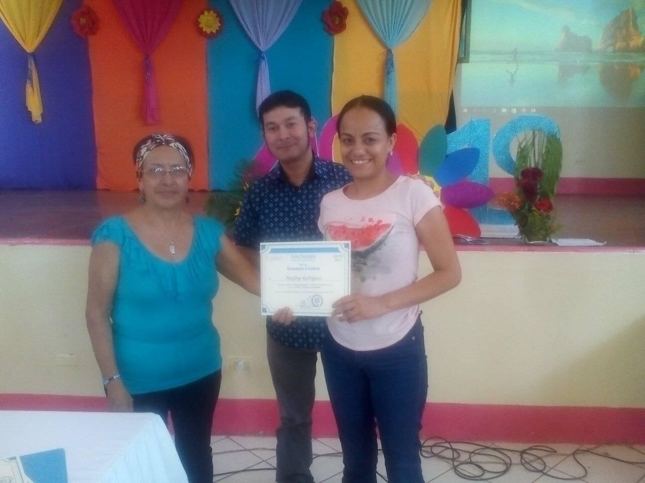 En conmemoración del día del estudiante se realizó entrega de ...