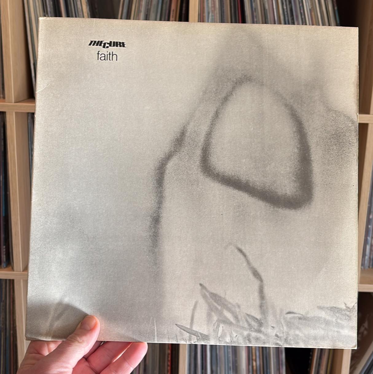 Now playing: The Cure - Faith (1981) சாழ் THEgURE faith