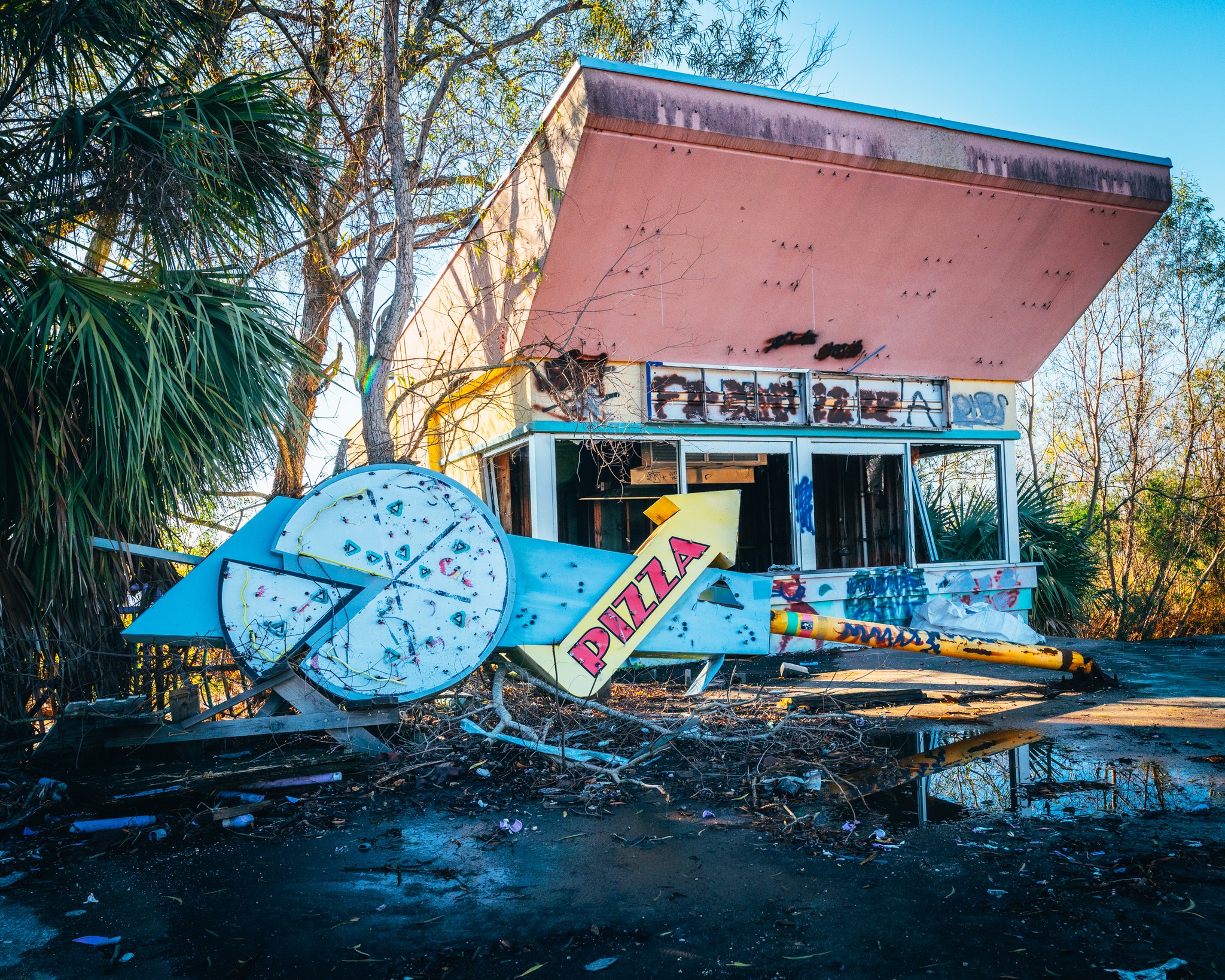 An Old Entrance to Jazzland 🎡 I still remember how excited I used