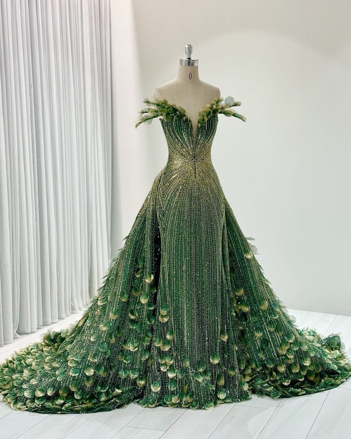 IN JUST 3 DAYS 😲👏🦚 Filipino fashion designer Mak Tumang, best known for crafting Catriona Gray's winning lava gown in Miss Universe 2018, did his magic yet again in designing CJ Opiaza's