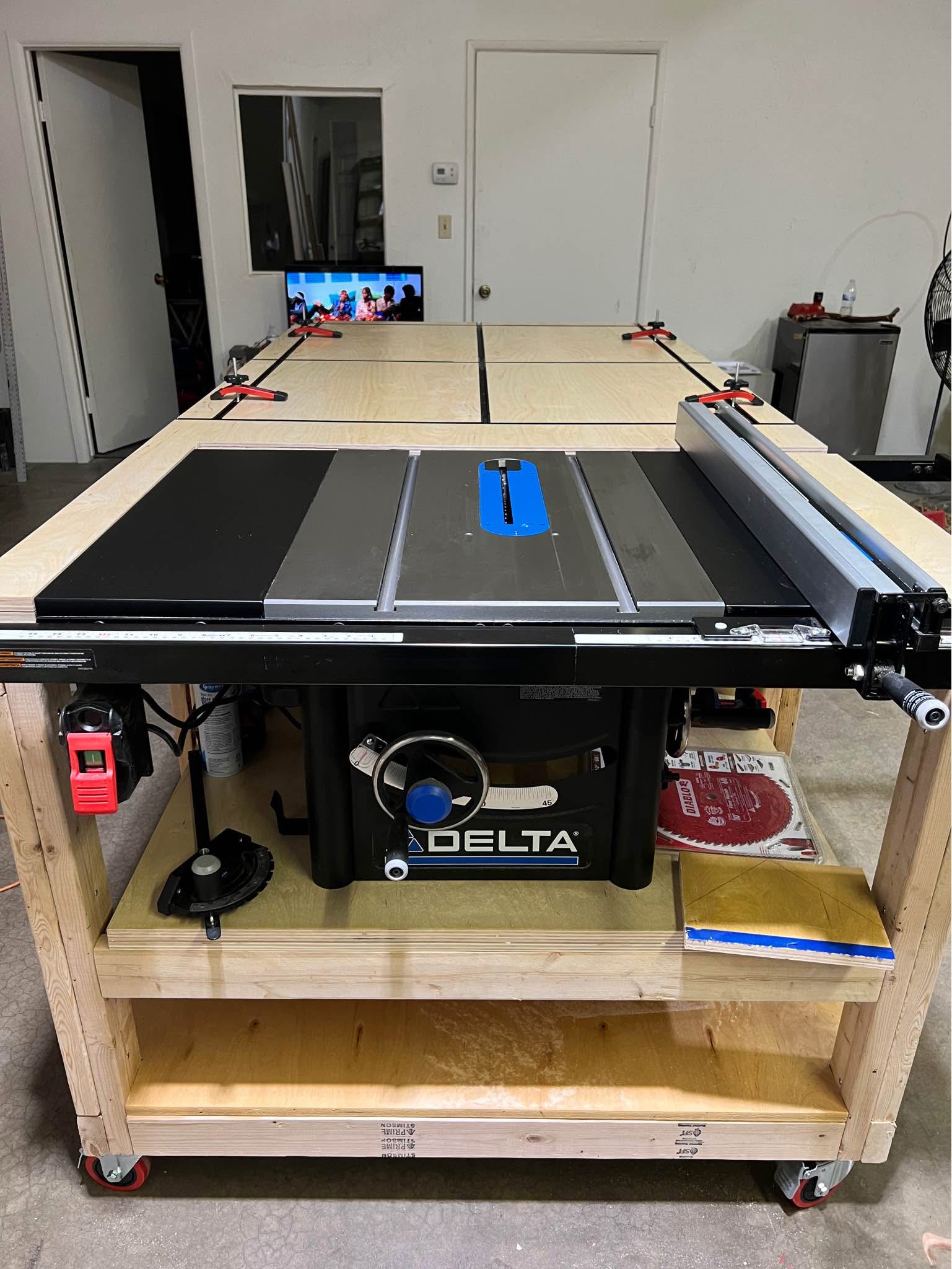 Custom 4’ x 8’ Woodworking Table: Integrated Delta Saw, Router Station ...