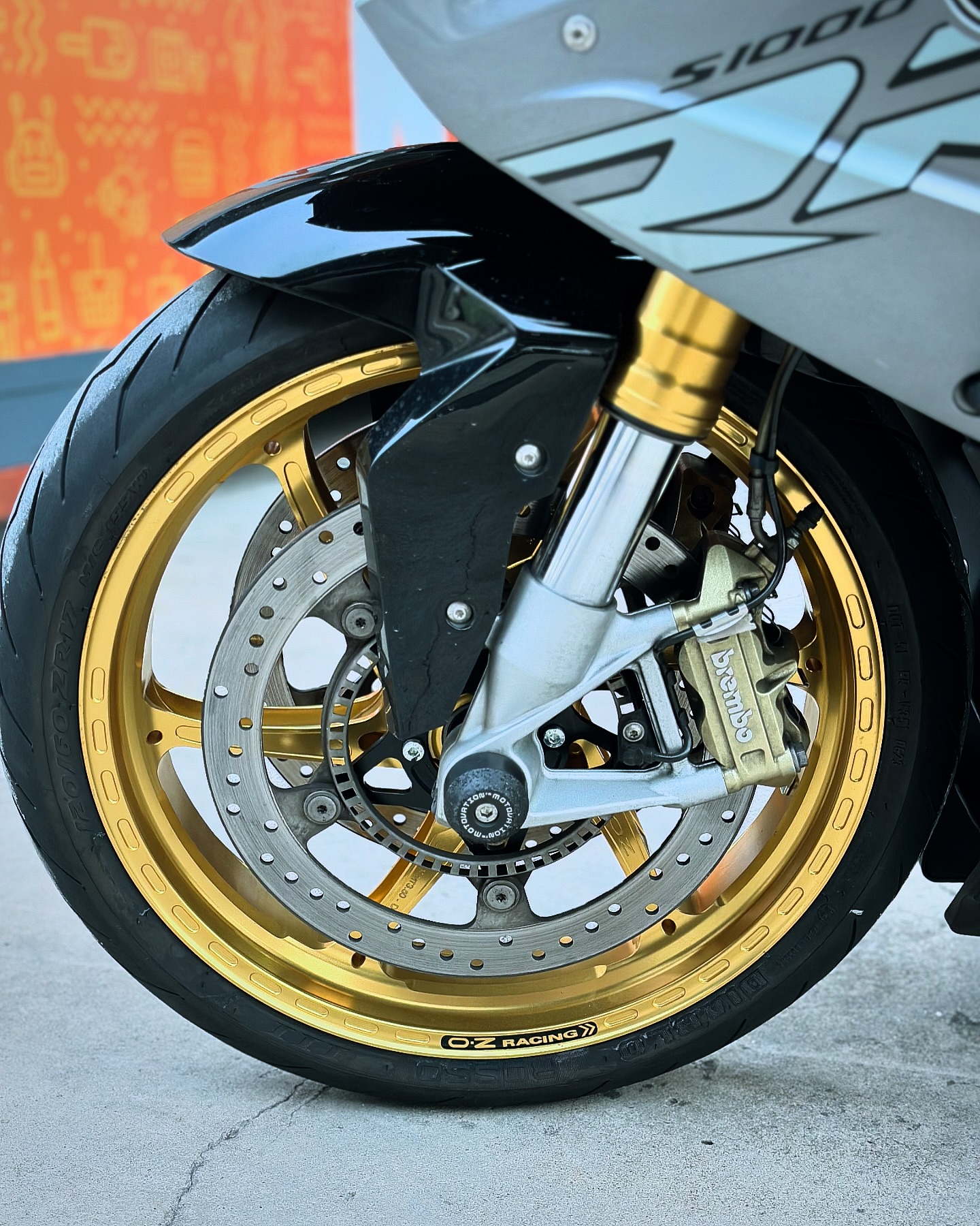 BMW S1000RR 2017 installed with: 🛞Oz Gass RS-A Gold Forged