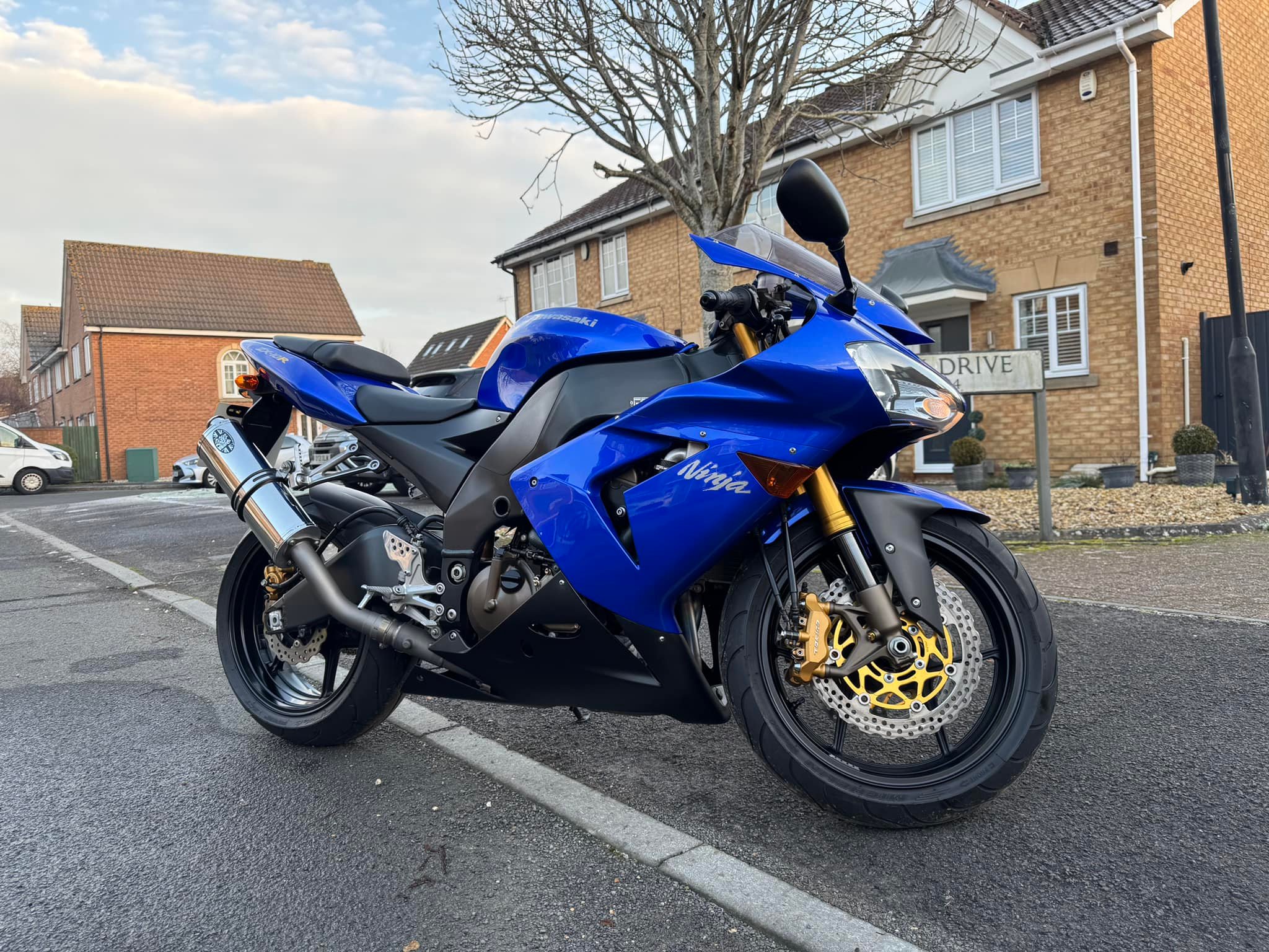 Here's a couple of mine. 2004 ZX10R C1 & 1995 ZXR 750 L2