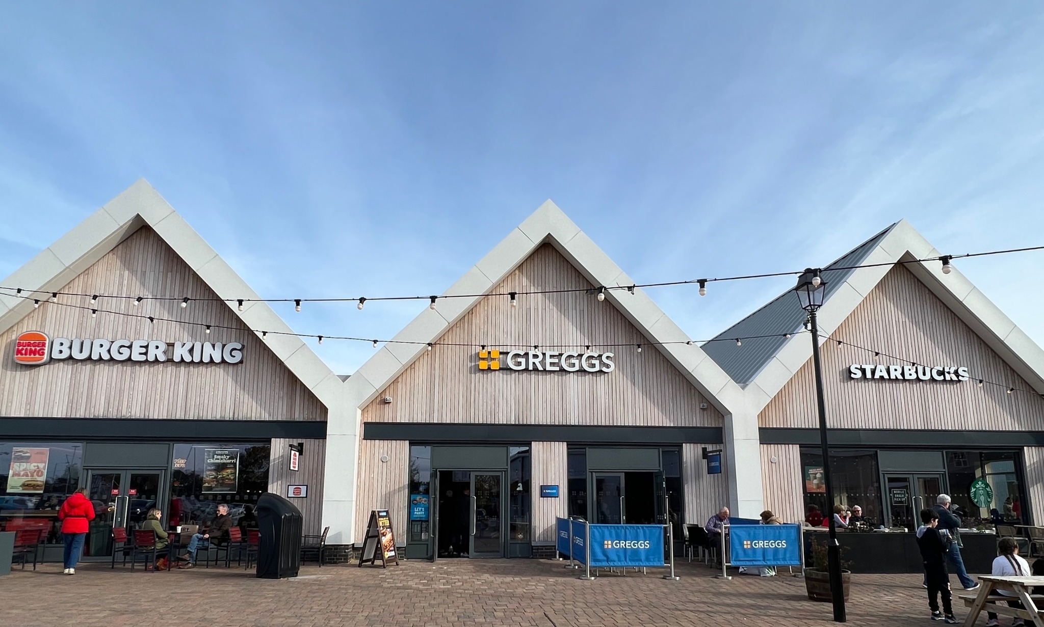 Caledonia - Some good news for the foodies... 🍔🍕 Burger King and ...