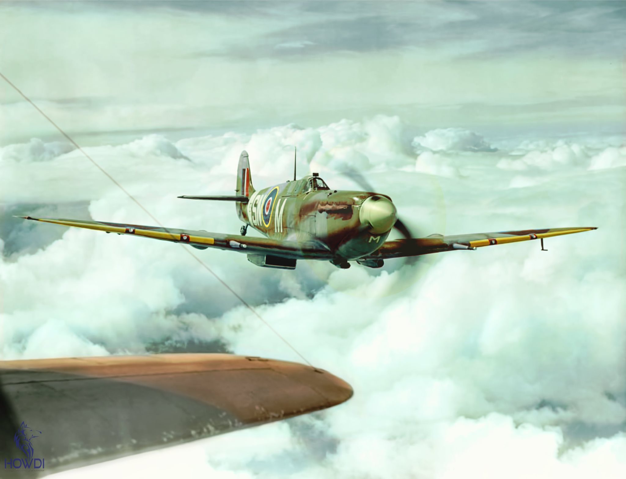 HowdiColour Image Recovery & Colour - Spitfire SN-M EN821 in flight ...