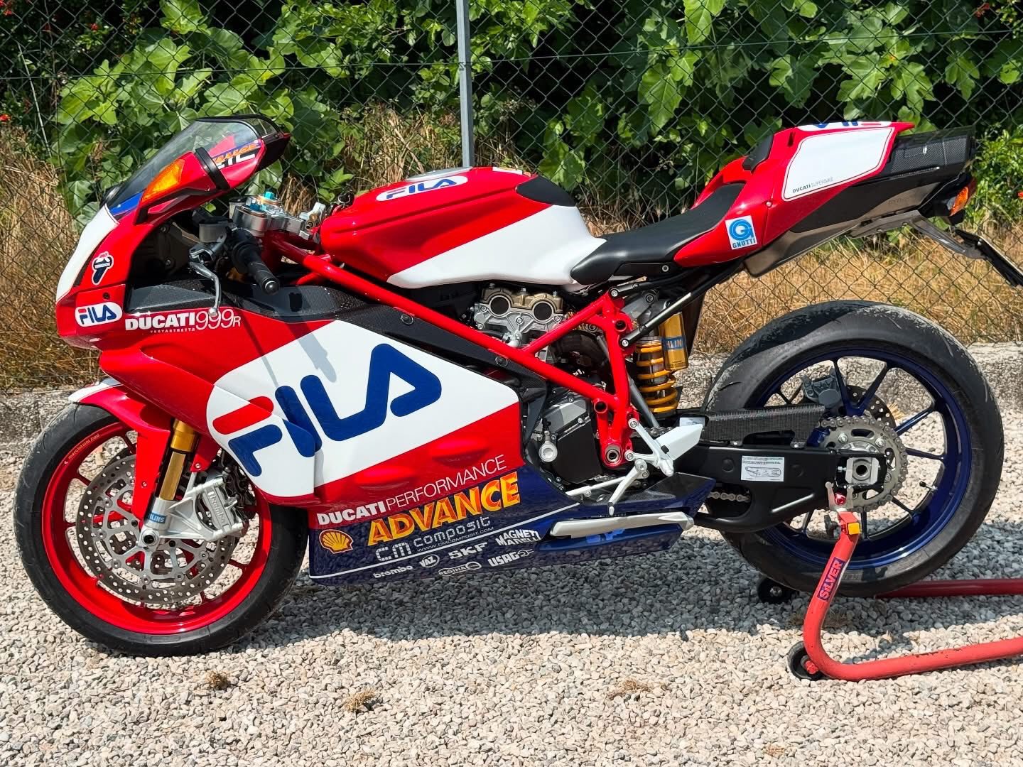 Ducati 999 R WSBK Replica. 📸 Desmo Market sas ( FB ).