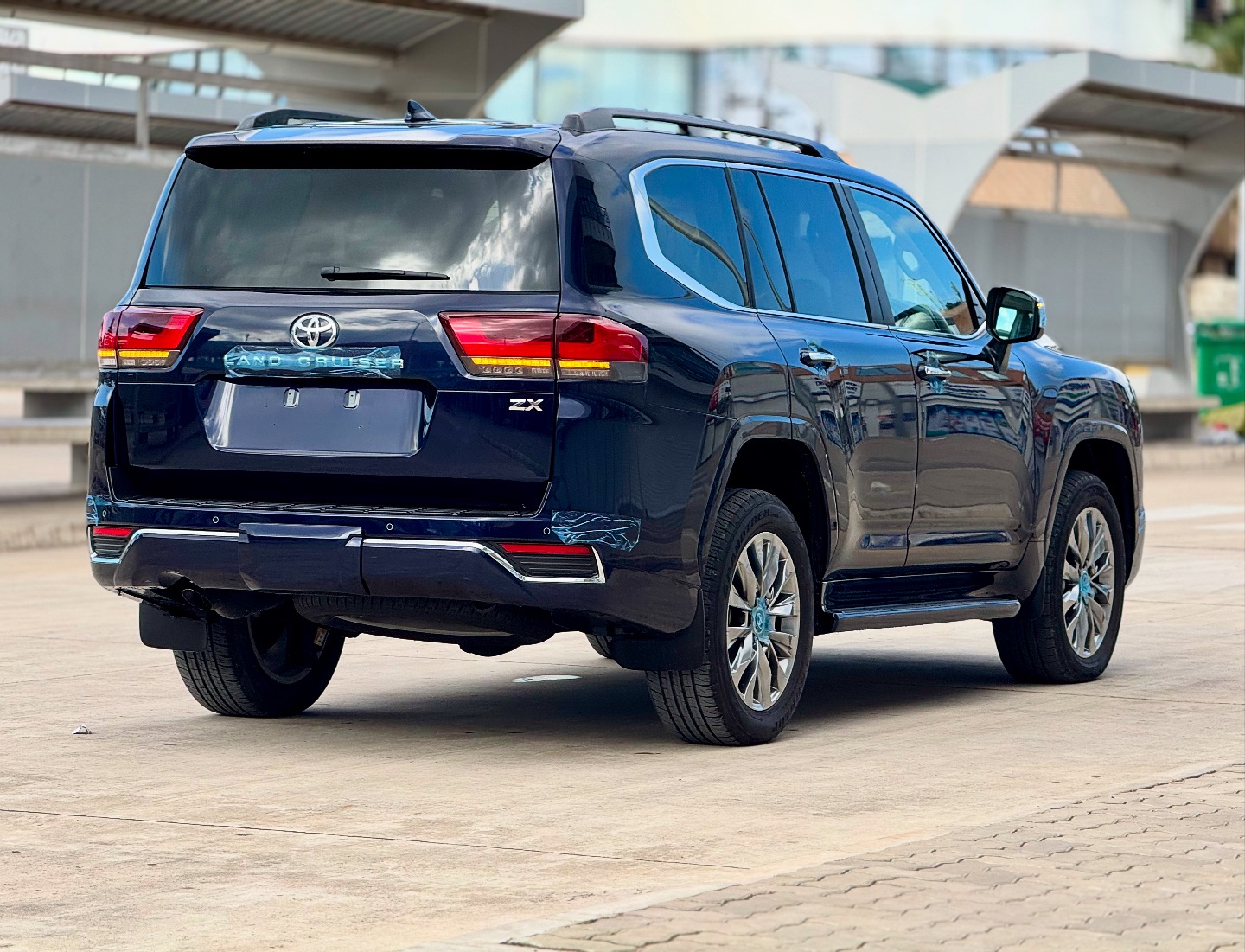 Introducing the 2023 Toyota LandCruiser ZX LC300! • Price: 385