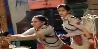 Unofficial: Diya Aur Baati Hum - Sandhya and Arpita fight with ...