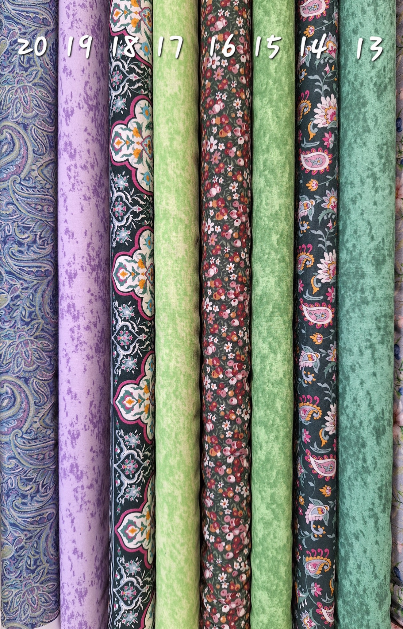 CON TELAS DE COLORES | Inca